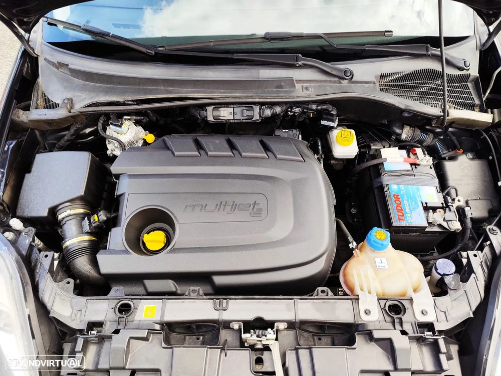 Fiat Punto 1.3 M-Jet Lounge S&S - 16