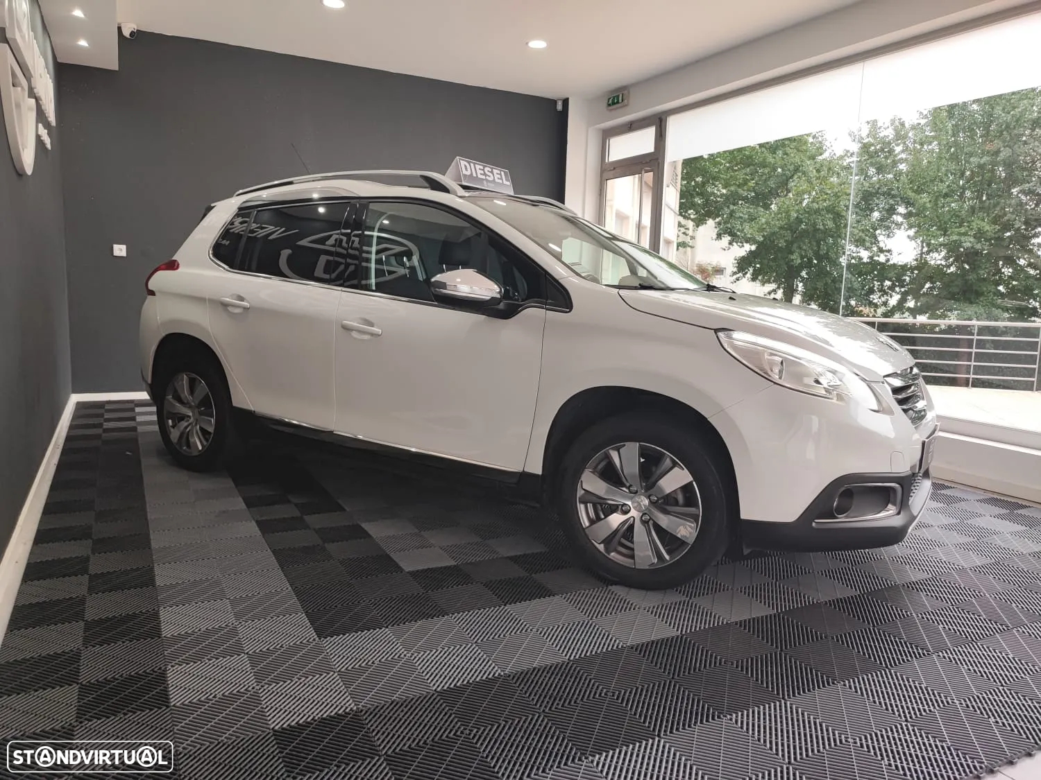 Peugeot 2008 1.4 HDi Allure - 11