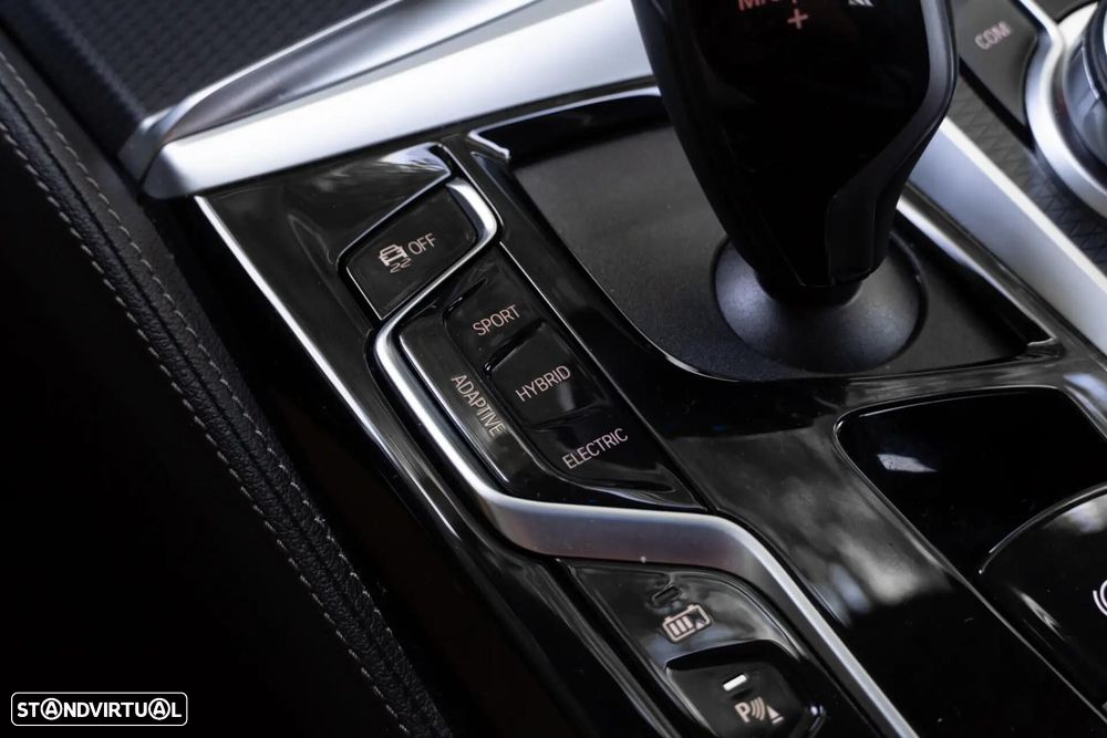 BMW 520 e Pack M - 24