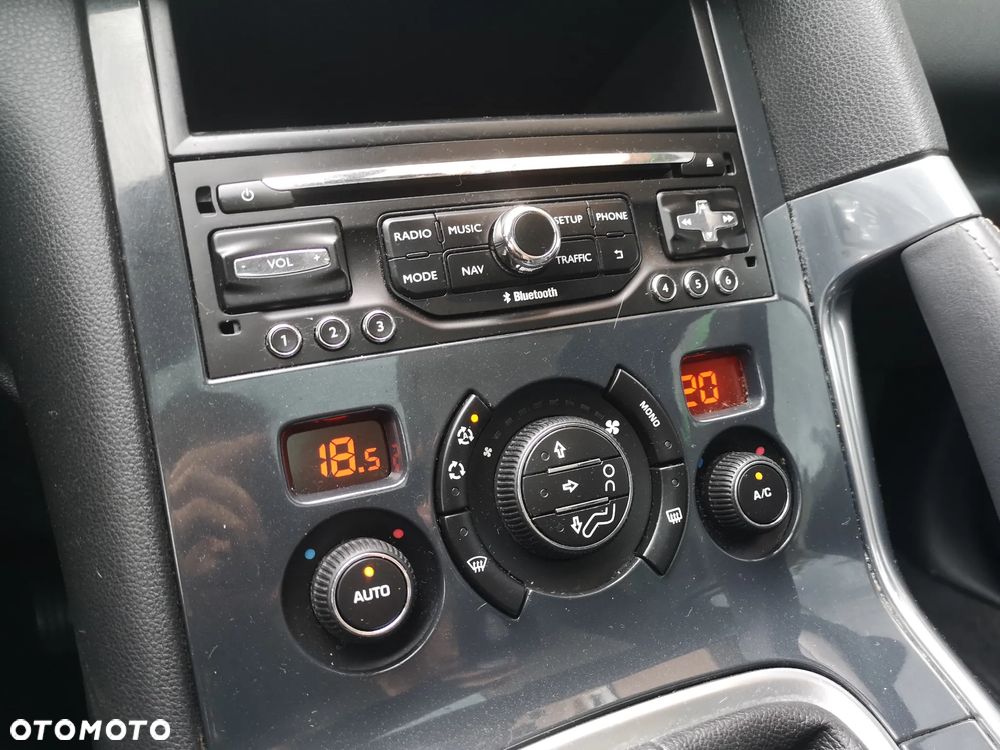 Peugeot 3008 HDi 150 Allure - 17