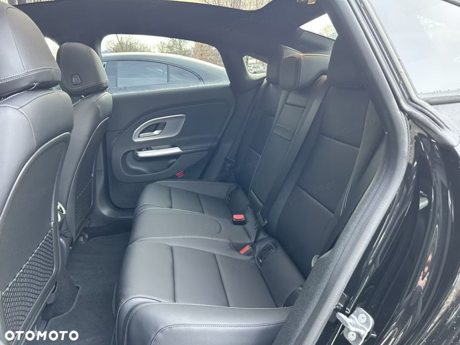 Mercedes-Benz CLA 180 mHEV 8G-DCT - 14