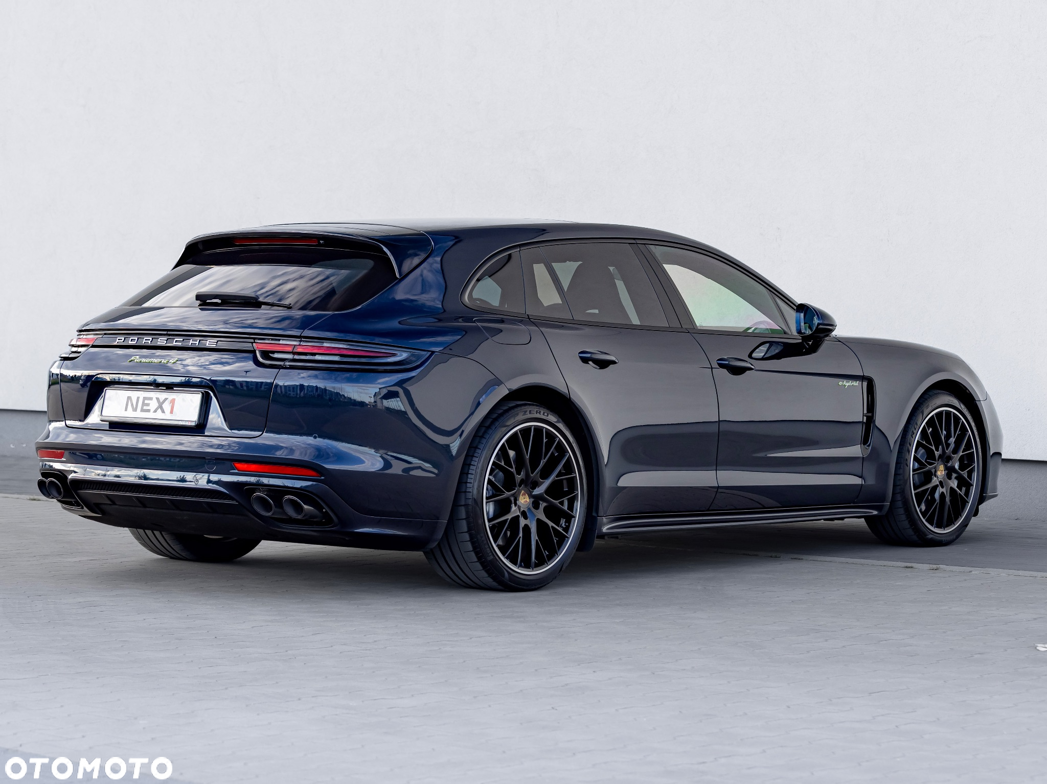 Porsche Panamera 4 10 Years Edition - 9