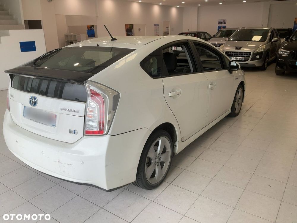 Toyota Prius (Hybrid) Executive - 4