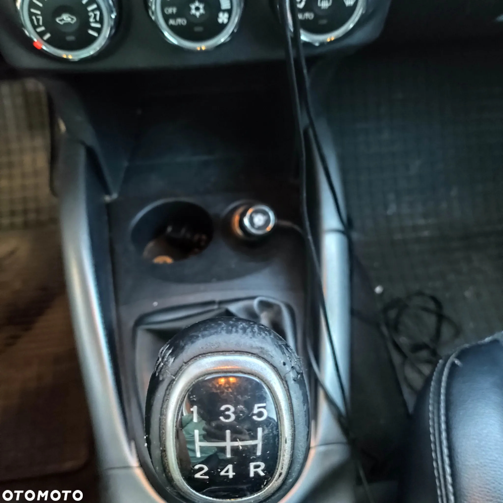 Mitsubishi Outlander 2.0 Intense + NAVI 2WD EU5 - 14