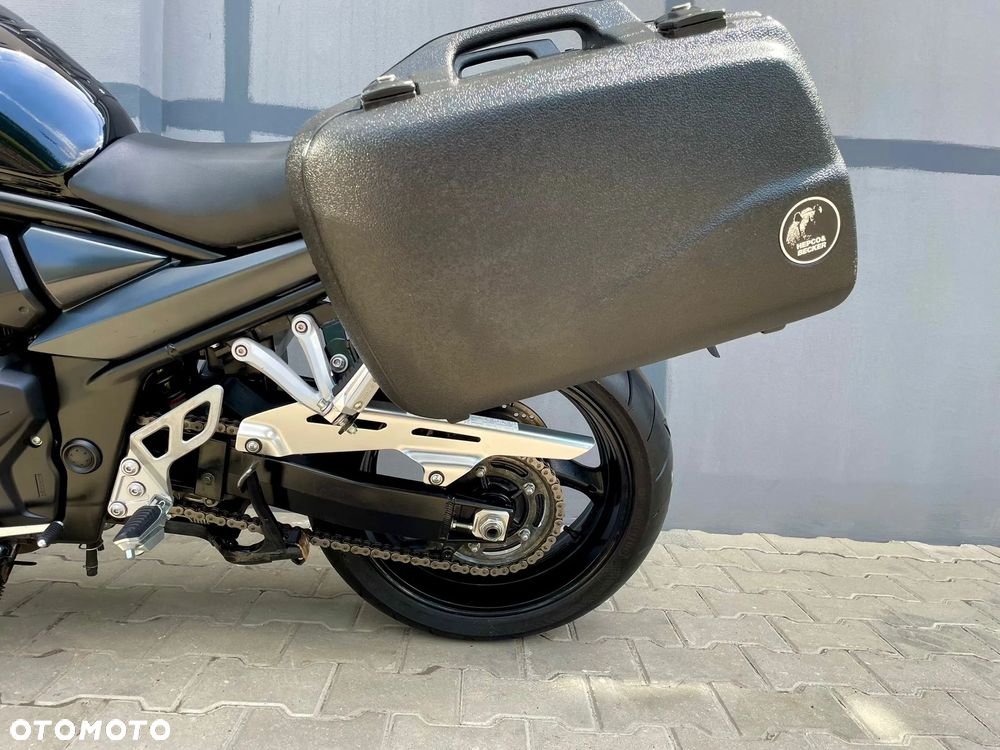 Suzuki GSX - 11