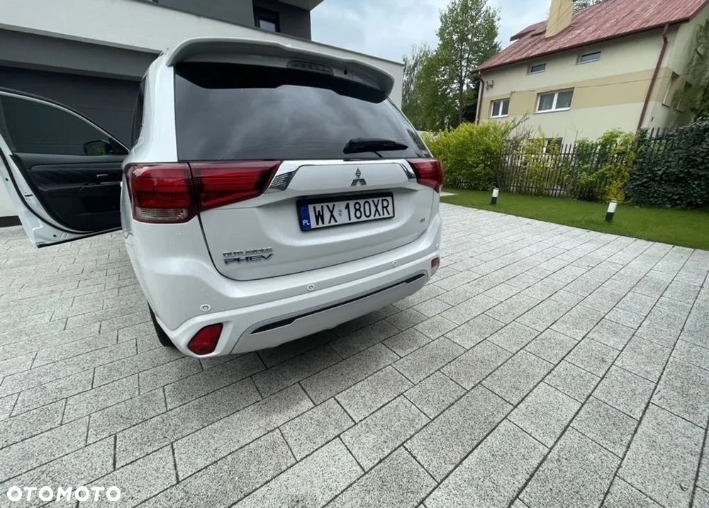 Mitsubishi Outlander PHEV Intense + - 19