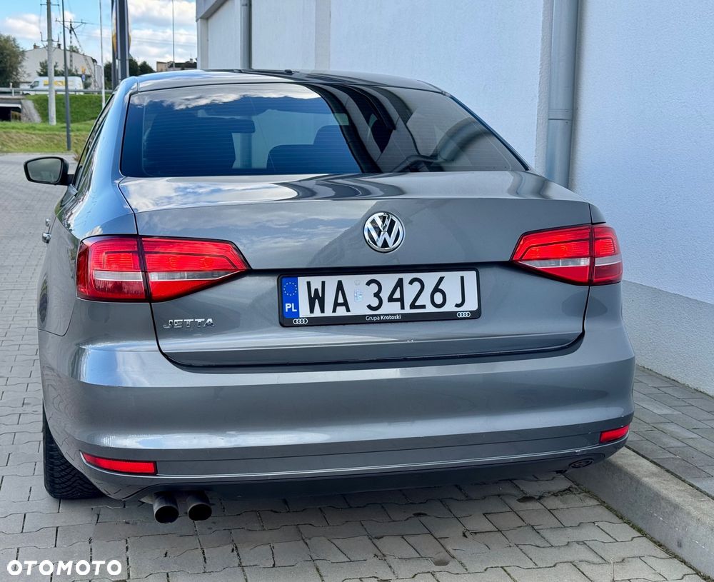 Volkswagen Jetta 2.0 Base - 4