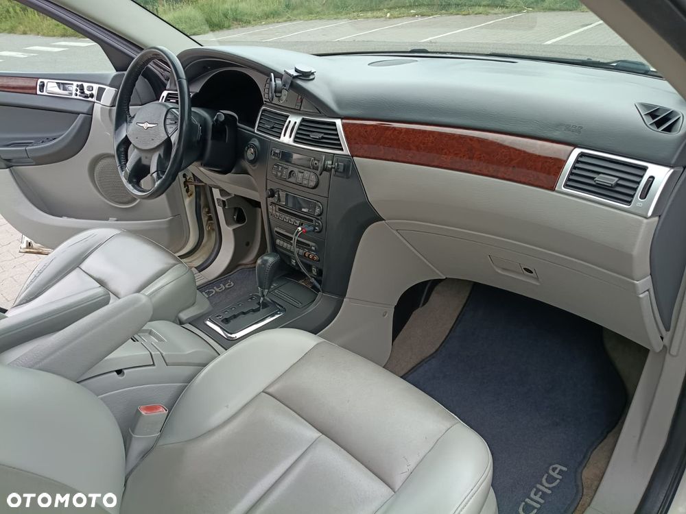 Chrysler Pacifica - 30