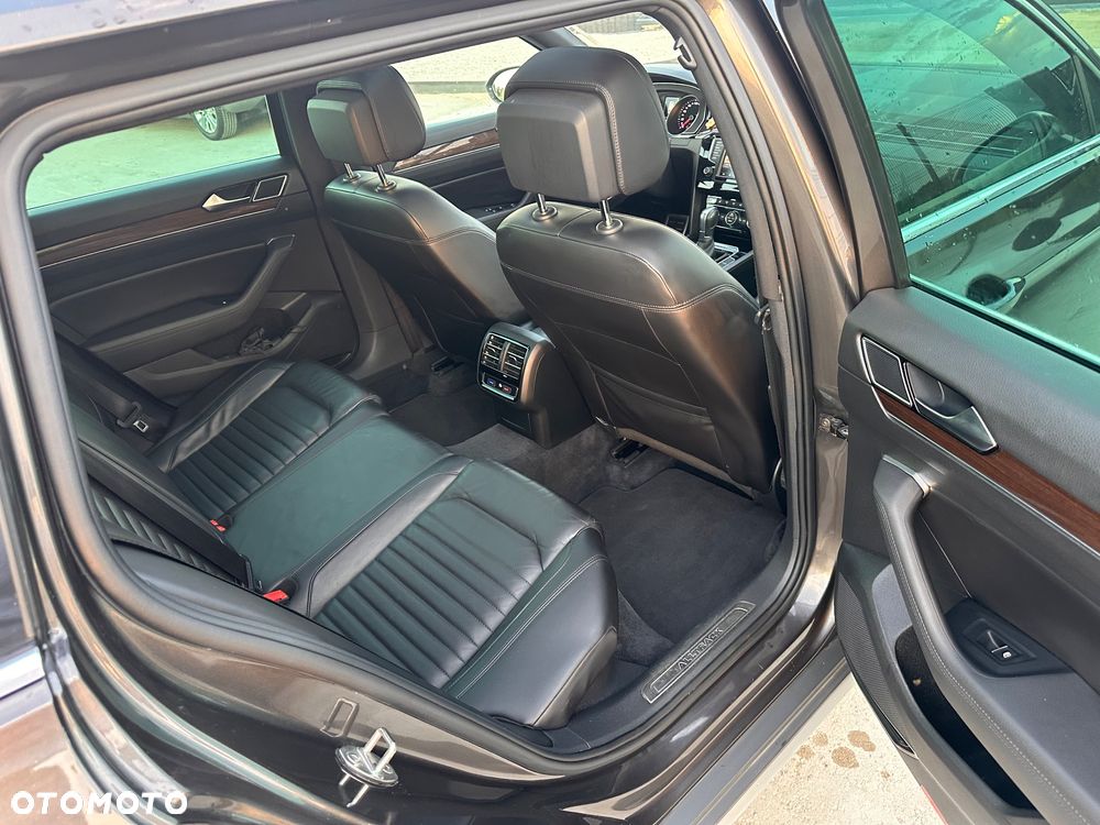 Volkswagen Passat Alltrack 2.0 TDI SCR 4Motion DSG - 19