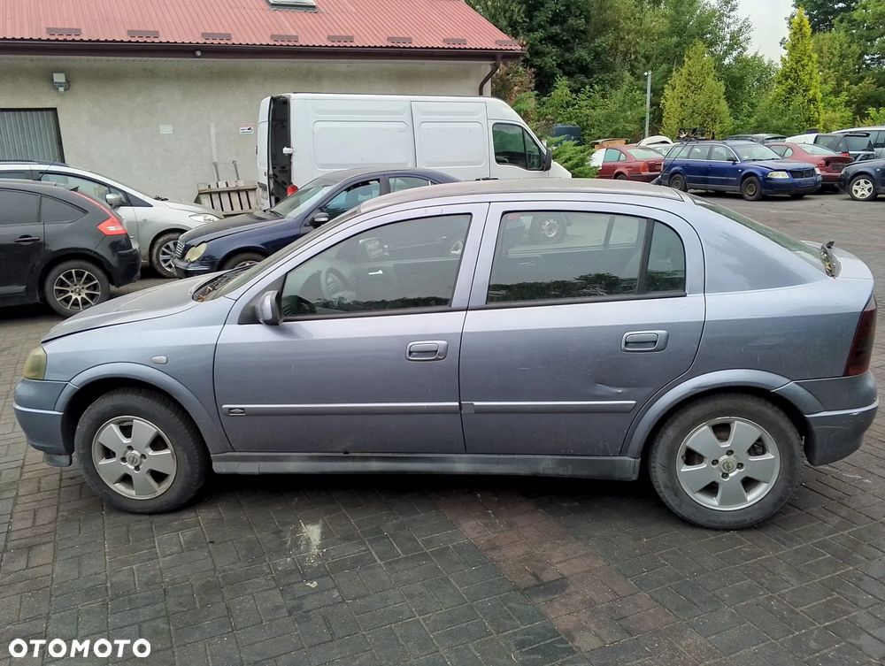Opel Astra G (03r.) 1.7 CDTI 80KM. Silnik Z17DTL Skrzynia M79/F17 W355  lakier 4AU.Cały na części. GWARANCJA !!!  Przód Tył Zestaw Komplet Drzwi Klapa Zderzak Błotnik Maska Grill Atrapa Szyba Pas Lampa Lusterko Boczki Fotel Kanapa Kokpit Deska Rozdzielcza Przełącznik Włącznik Sterownik Przewody Wiązka Instalacja Moduł Komputer Czujnik Listwa Pompa Alternator Wtryski Głowica Rozrusznik Kompresor Sprzęgło Dwumas Silnik Skrzynia ABS Klimatyzacji Paliwa Wspomagania Kolektor Turbina Przepustnica Zawór Chłodnica Koło Hak Belka Sanki Zawieszenie Mcpherson Półoś Amortyzator Wydech Tłumik Zacisk Most - 6