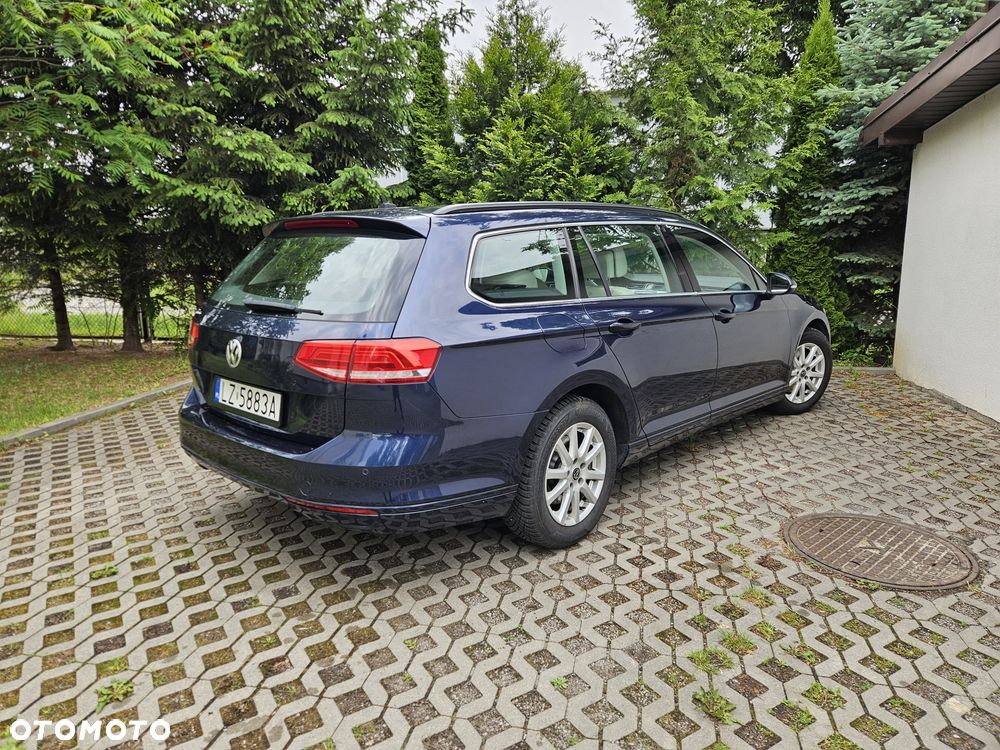 Volkswagen Passat - 4