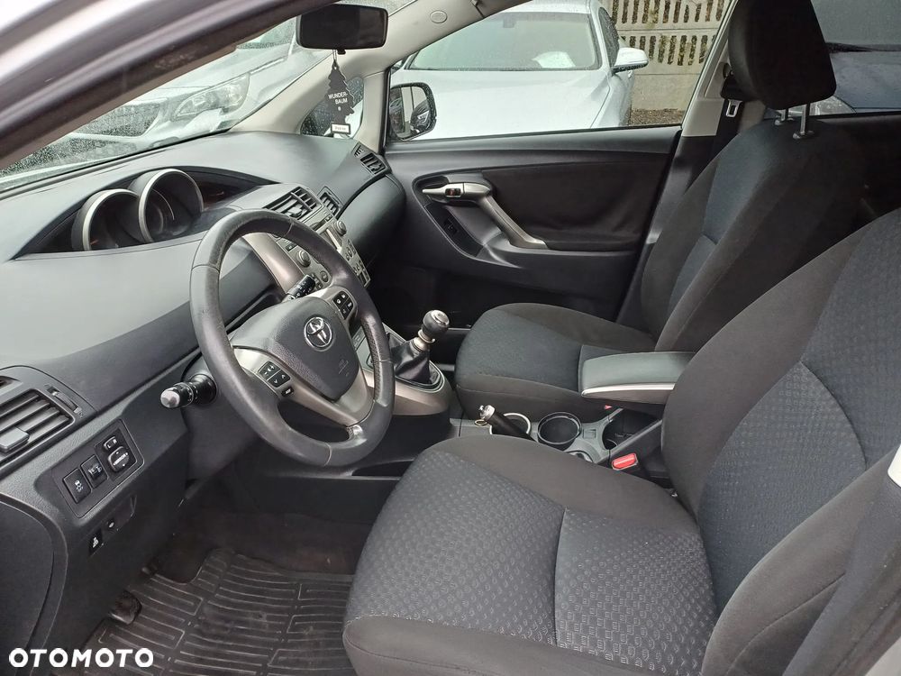 Toyota Verso 2.0 D-4D 2010 7os - 15