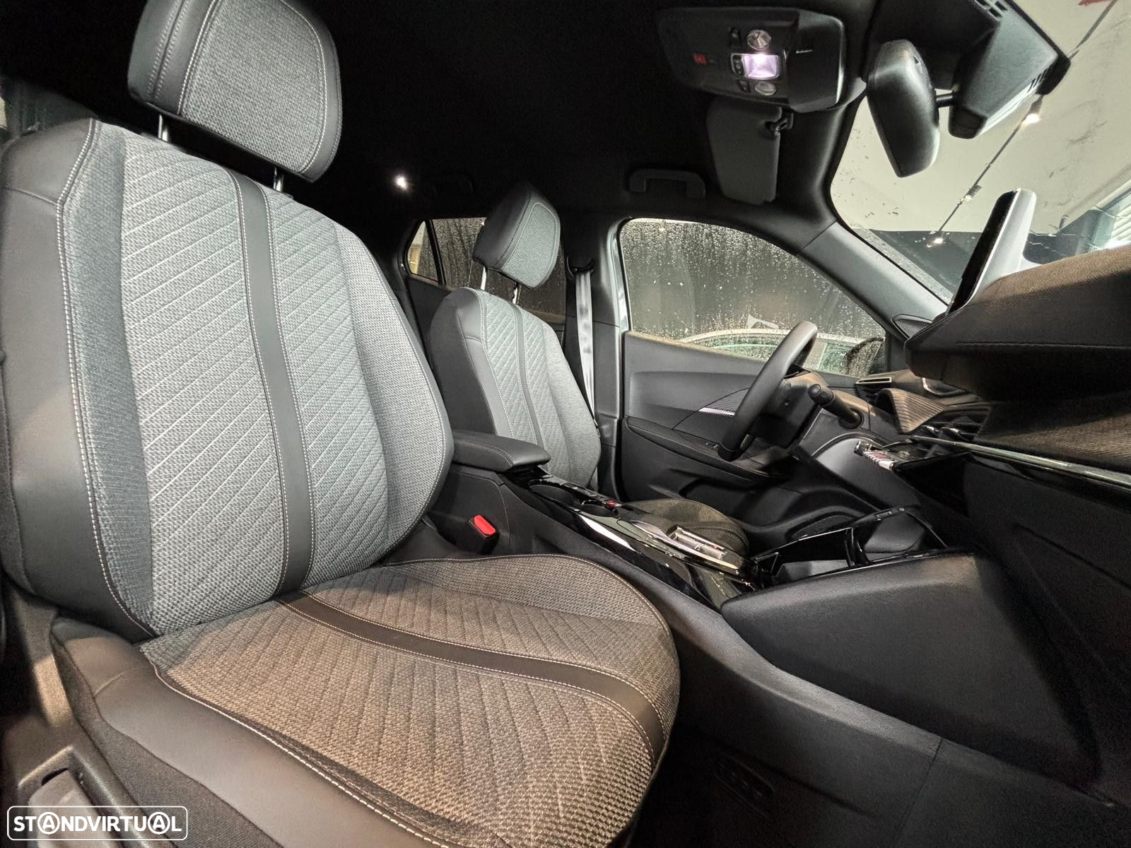Peugeot e-2008 54 kWh Active - 9