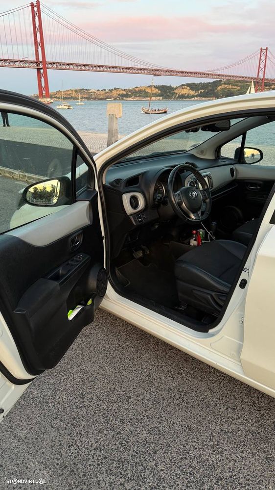 Toyota Yaris 1.5 HSD Comfort +P.Style+Navi - 5