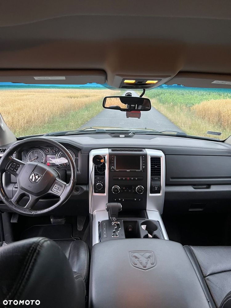 Dodge RAM - 8