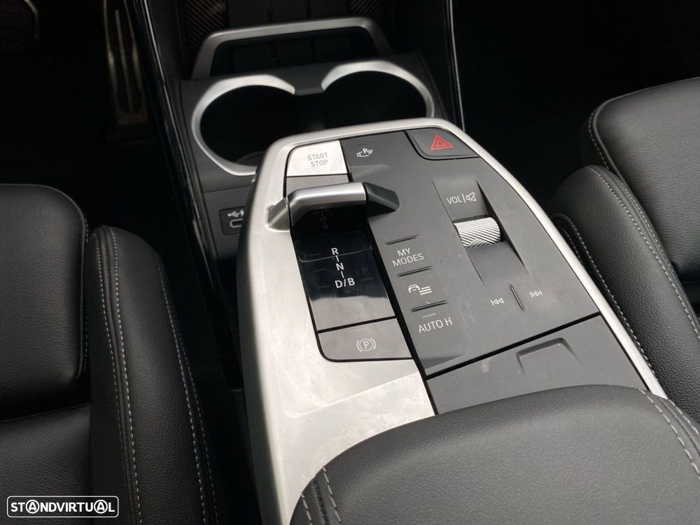 BMW iX1 xDrive30 Pack Desportivo M - 18