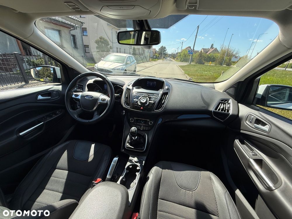 Ford Kuga 1.6 EcoBoost 2x4 Titanium - 17