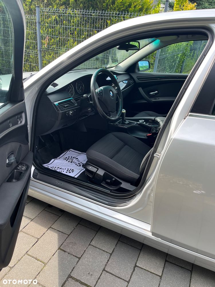 BMW Seria 5 525d - 6