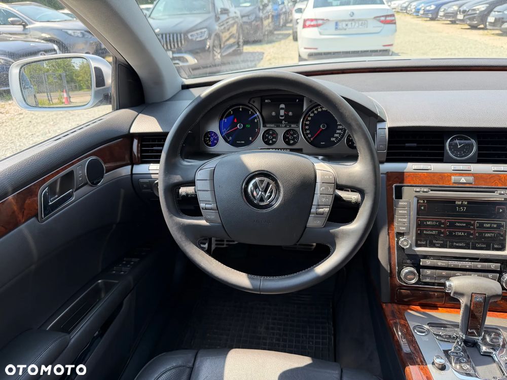 Volkswagen Phaeton 4.2 V8 4MOTION Automatik (5 Sitzer) - 33