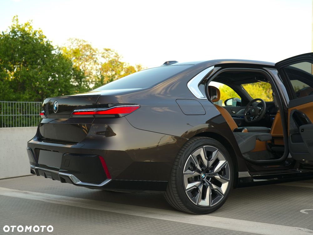 BMW Seria 7 - 27