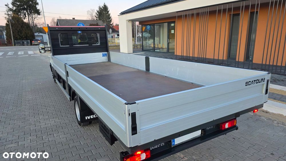 Iveco ❗️❗️DAILY 3.0 180KM MAXI 50C18 JAK NOWY ❗️❗️NOWY MODEL / SKRZYNIA OTWARTA SCATOLINI / 3500KG HAK / PIERWSZY WŁASCICIEL / NAVI / KAMERA COFANIA / FULL LED / TEMPOMAT AKTYWNY / BLIŹNIAKI / BURTY ALUMINIOWE / WERSJA WZMOCNIONA / FULL OPCJA / SERWIS ASO / SALON POLSKA / 35C15 50C15 35C18❗❗ JAK Z SALONU - NOWY -❗❗ - 3
