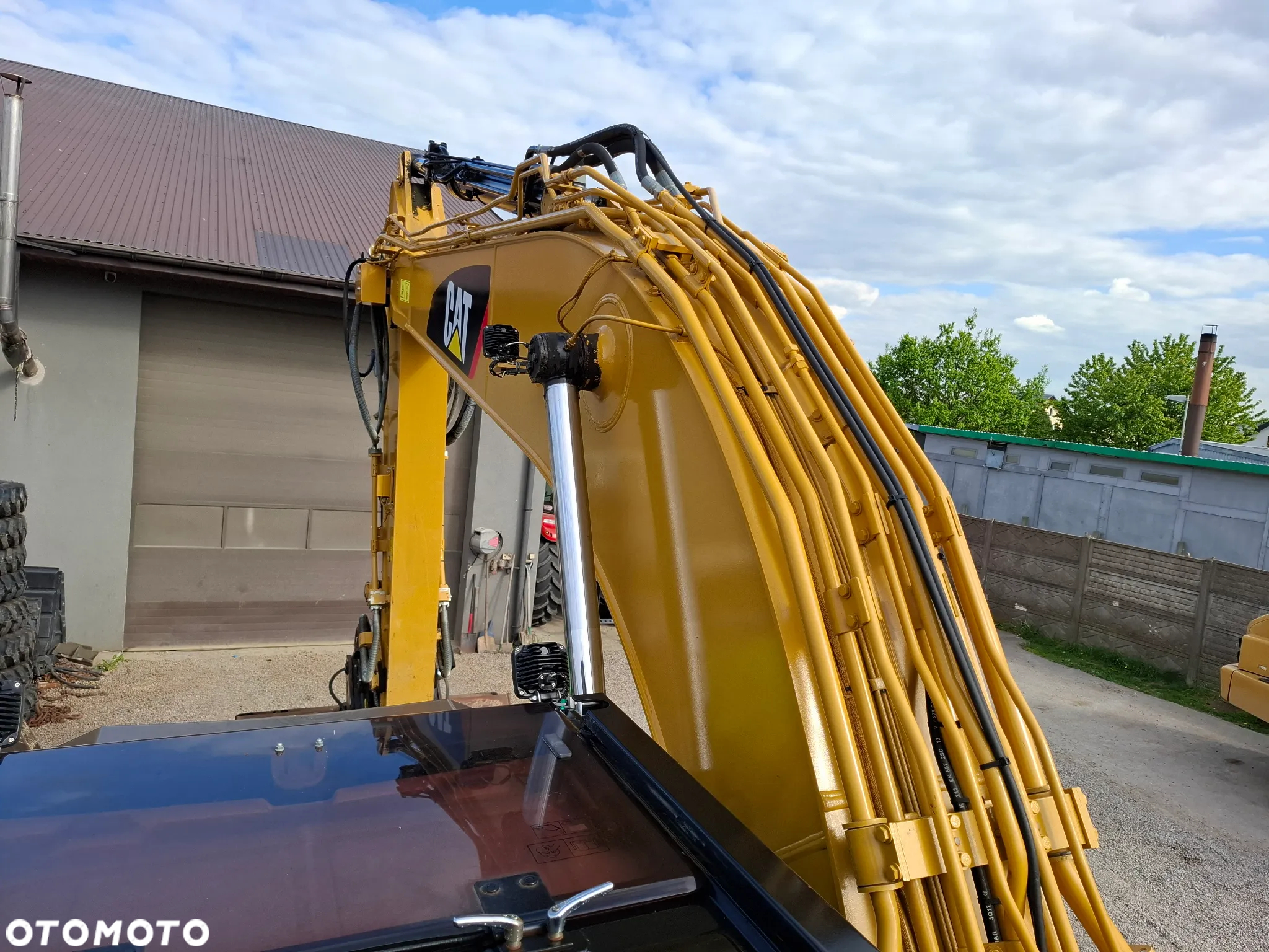 Caterpillar CAT 323 FL - 12