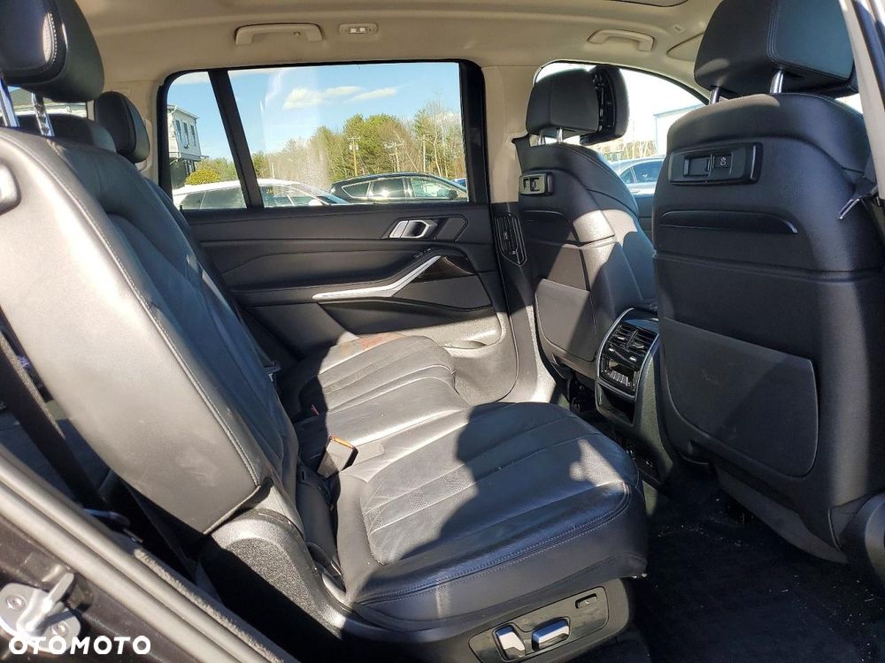 BMW X7 xDrive40i - 12