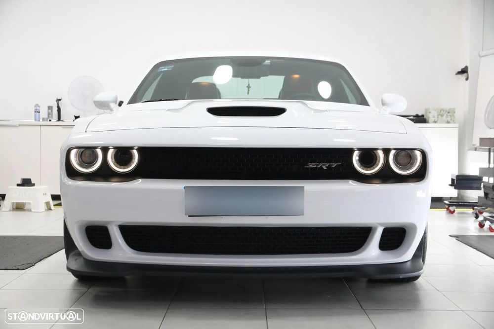 Dodge Challenger Auto SRT Hellcat - 10