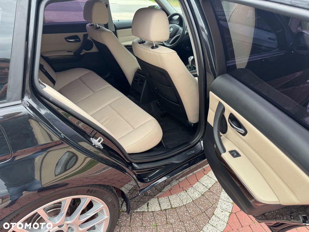 BMW Seria 3 320i Edition Exclusive - 9