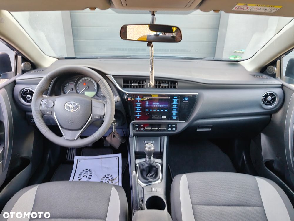 Toyota Auris 1.33 Dual-VVT-i - 9