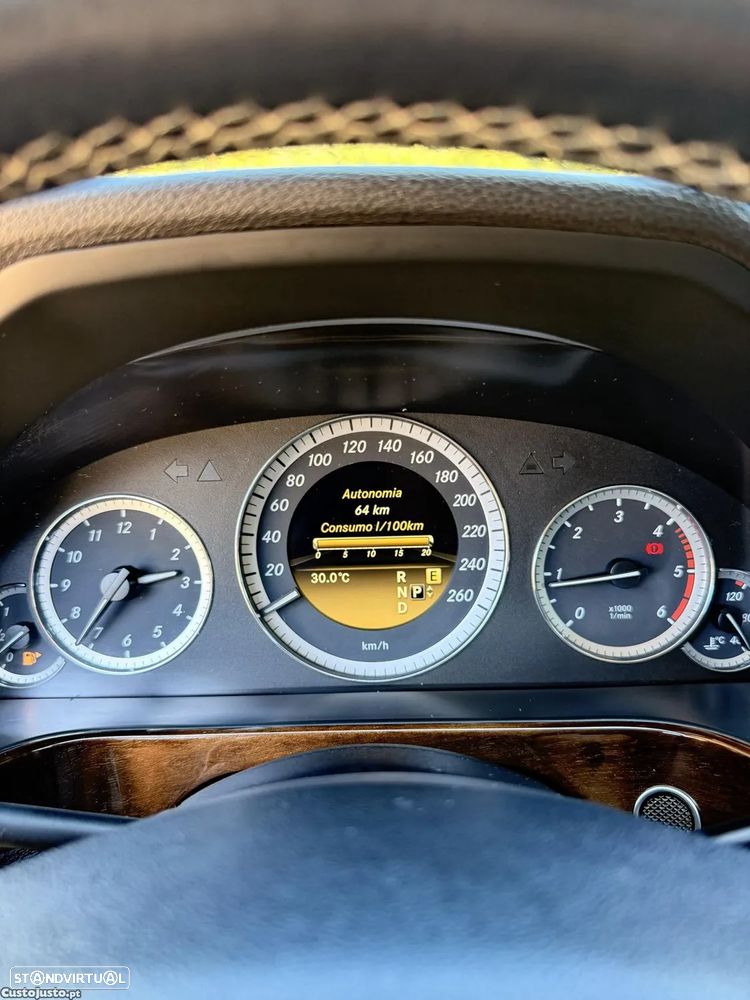 Mercedes-Benz 200 - 2