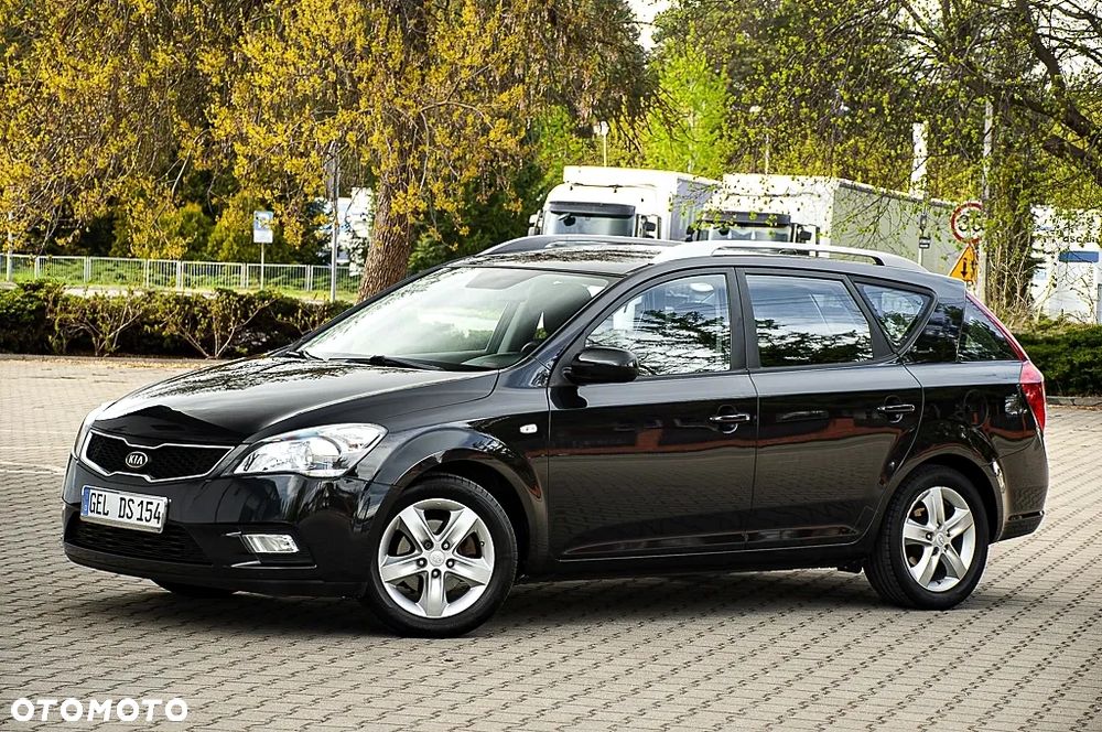 Kia Ceed 1.6 CVVT Dream-Team Edition - 4