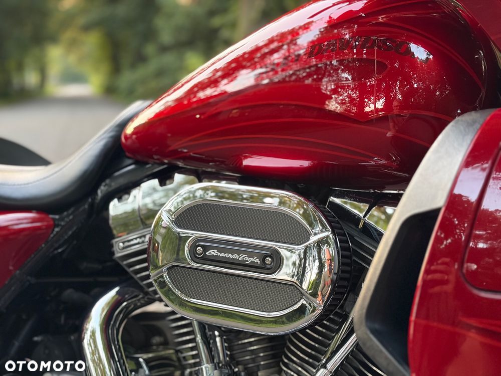 Harley-Davidson CVO Street Glide - 6