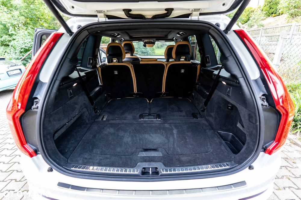 Volvo XC 90 - 7