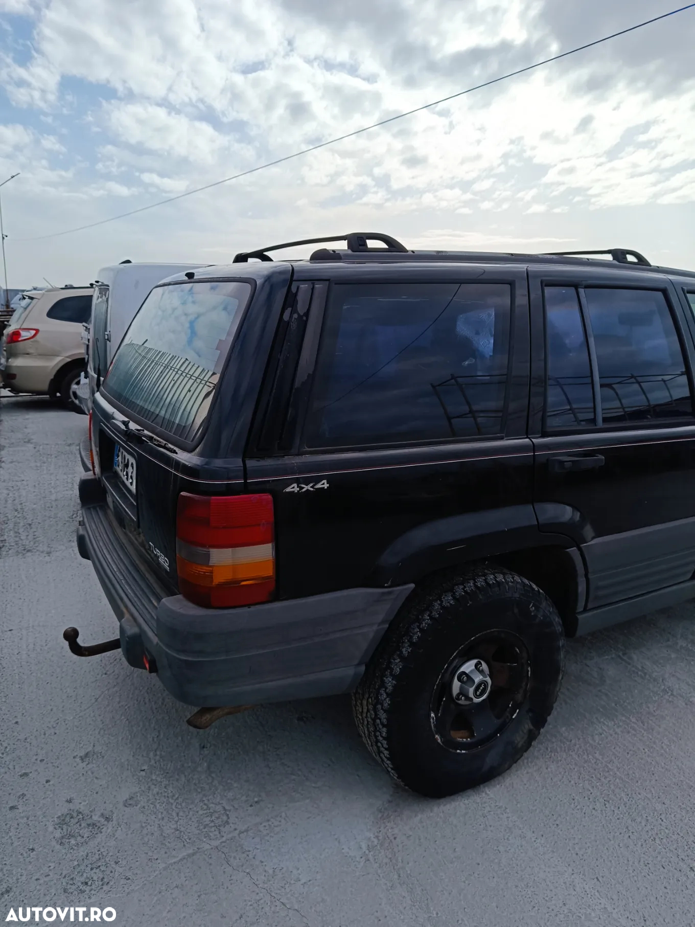 Dezmembrez Jeep Grand Cherokee ZJ 5.2v84.0 benzina,2,5d - 11