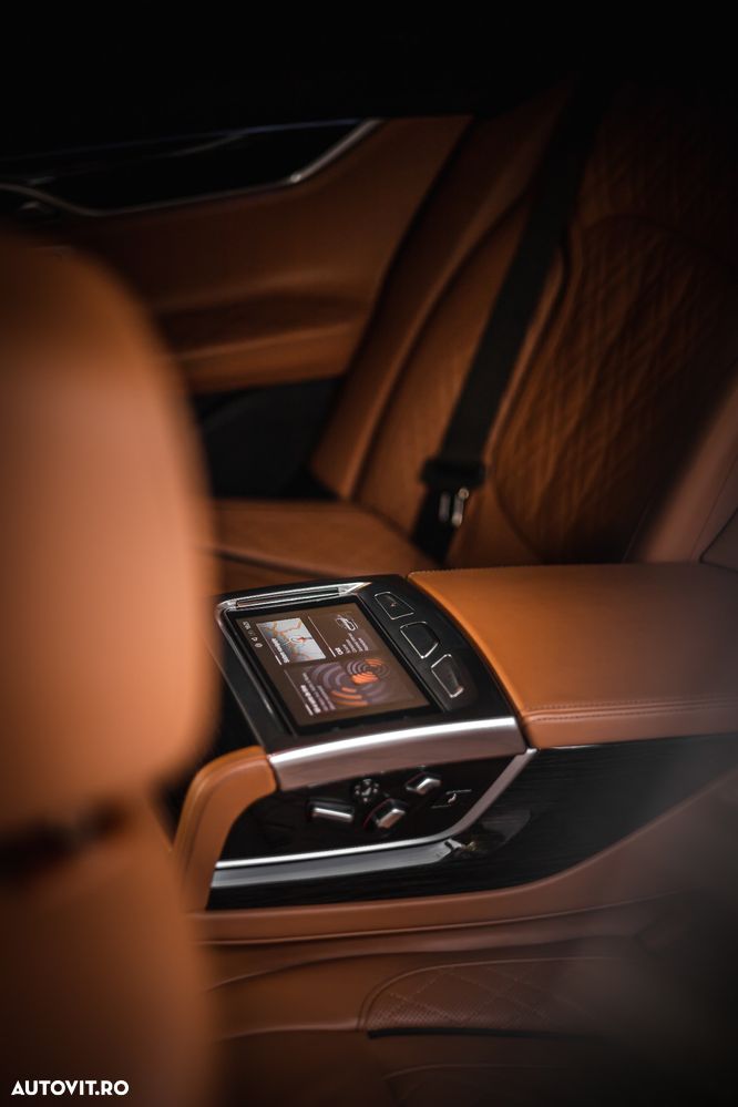 BMW Seria 7 740d xDrive MHEV - 11