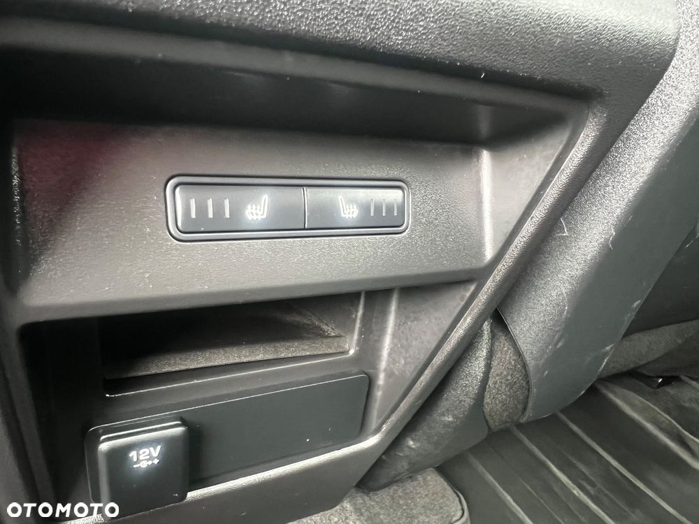 Land Rover Discovery Sport 2.0 TD4 SE - 28
