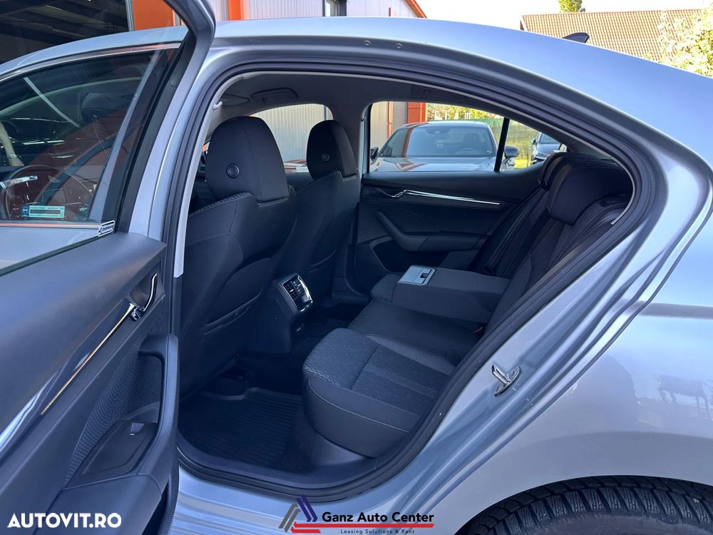 Skoda Octavia 2.0 TDI DSG Style - 17