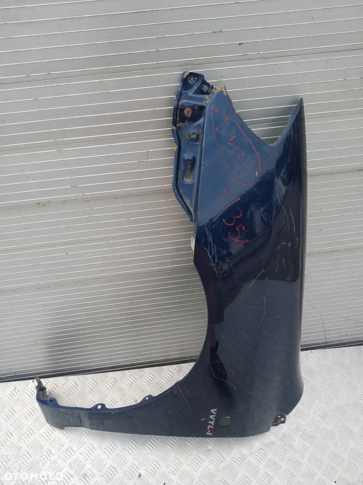 F354/F357/F371/F680/F748/H309/H327/H351/H501 BŁOTNIK LEWY TOYOTA COROLLA E15 SEDAN - 17