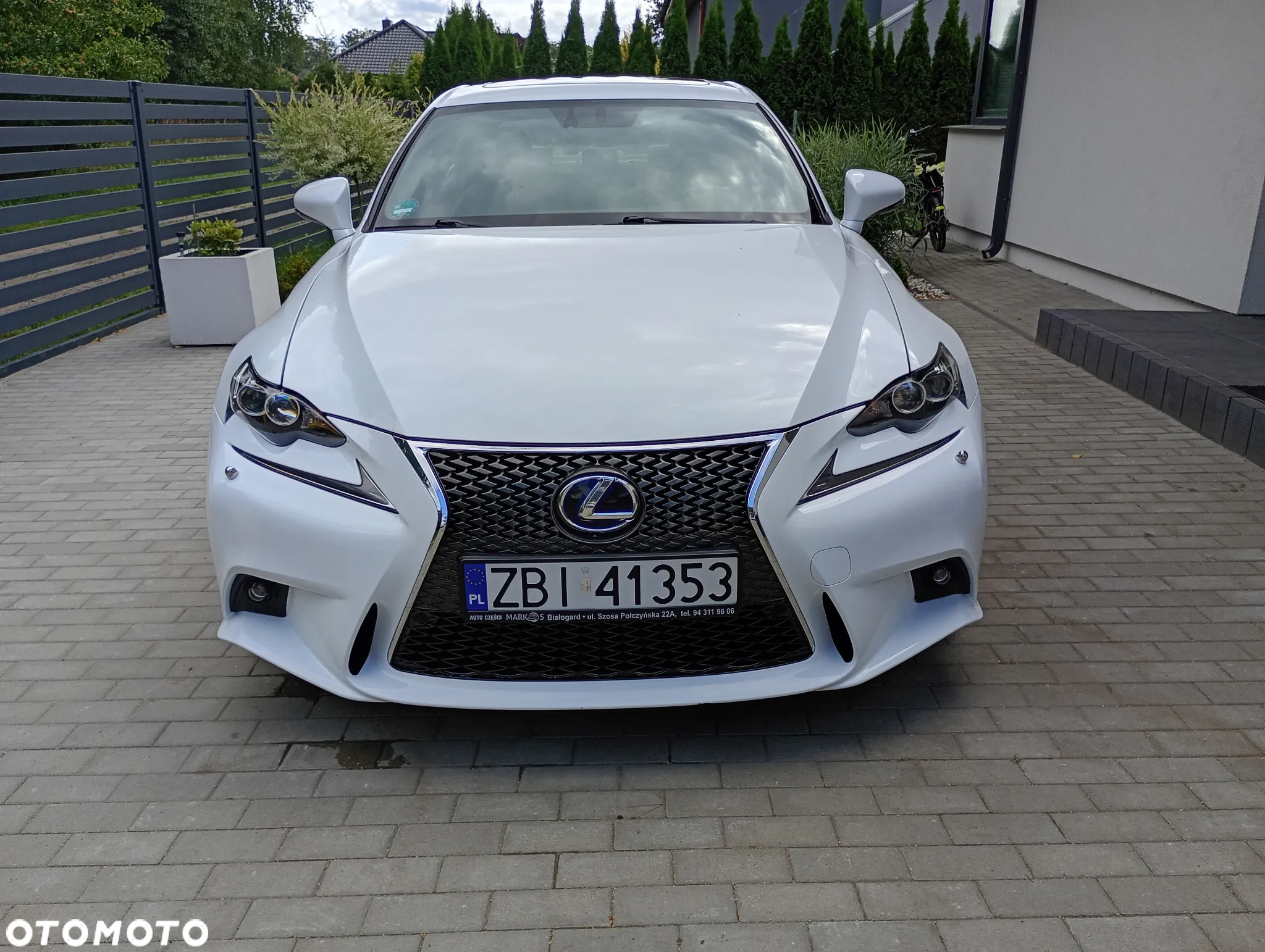 Lexus IS 300h F Sport - 39