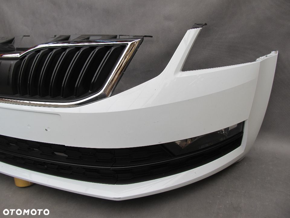 Zderzak przedni Skoda Octavia 3 17-20 Bez otw LF9F - 7