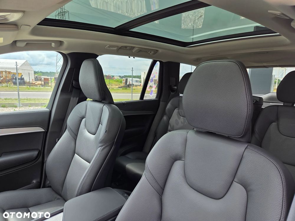 Volvo XC 90 B5 D AWD Plus Bright - 29