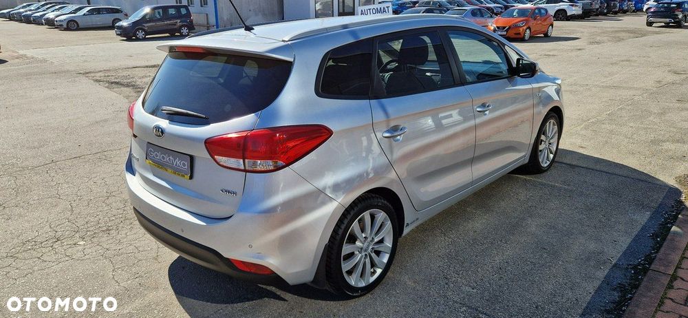 Kia Carens - 7