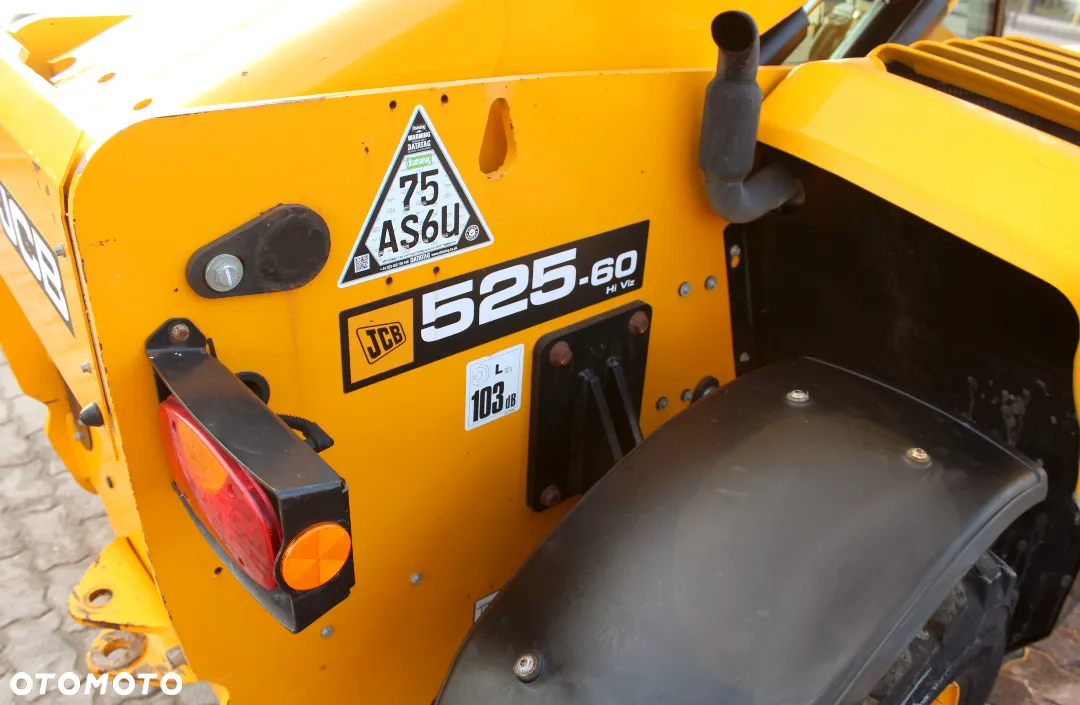 JCB 525-60 Hi-Viz - 23