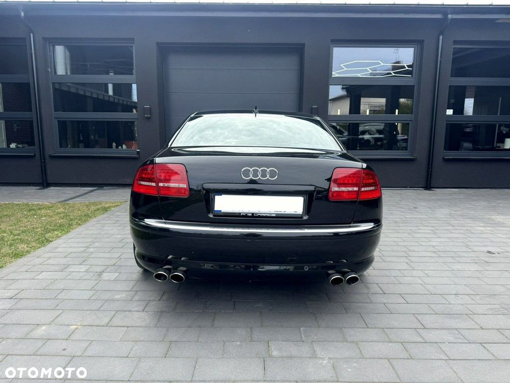 Audi A8 - 8