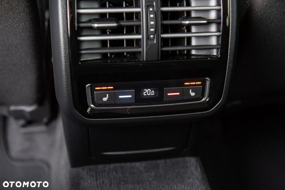 Volkswagen Passat - 31