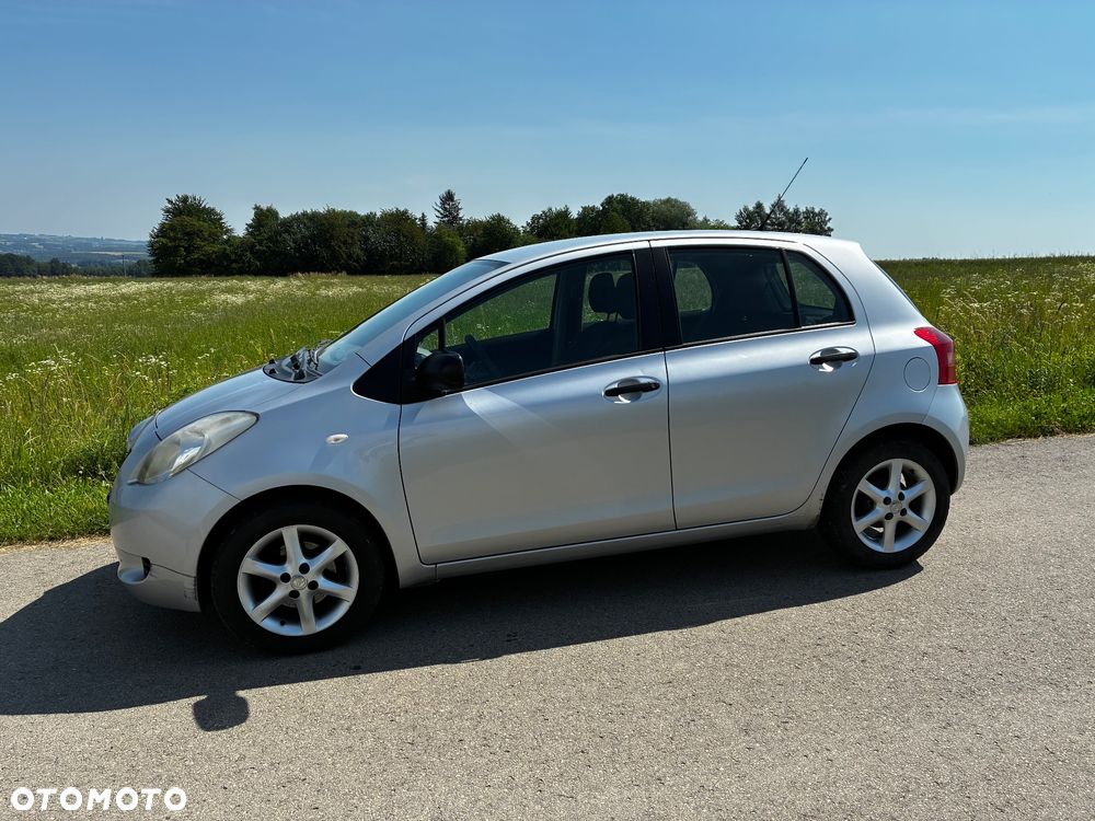 Toyota Yaris 1.3 Luna - 1