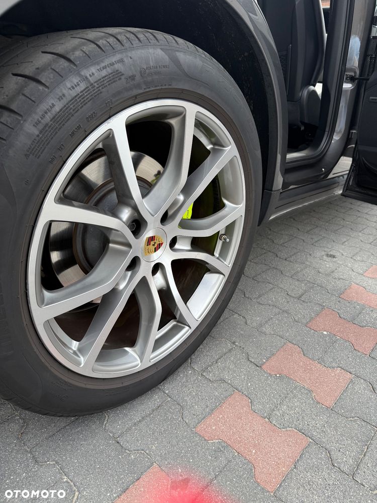 Porsche Cayenne - 17