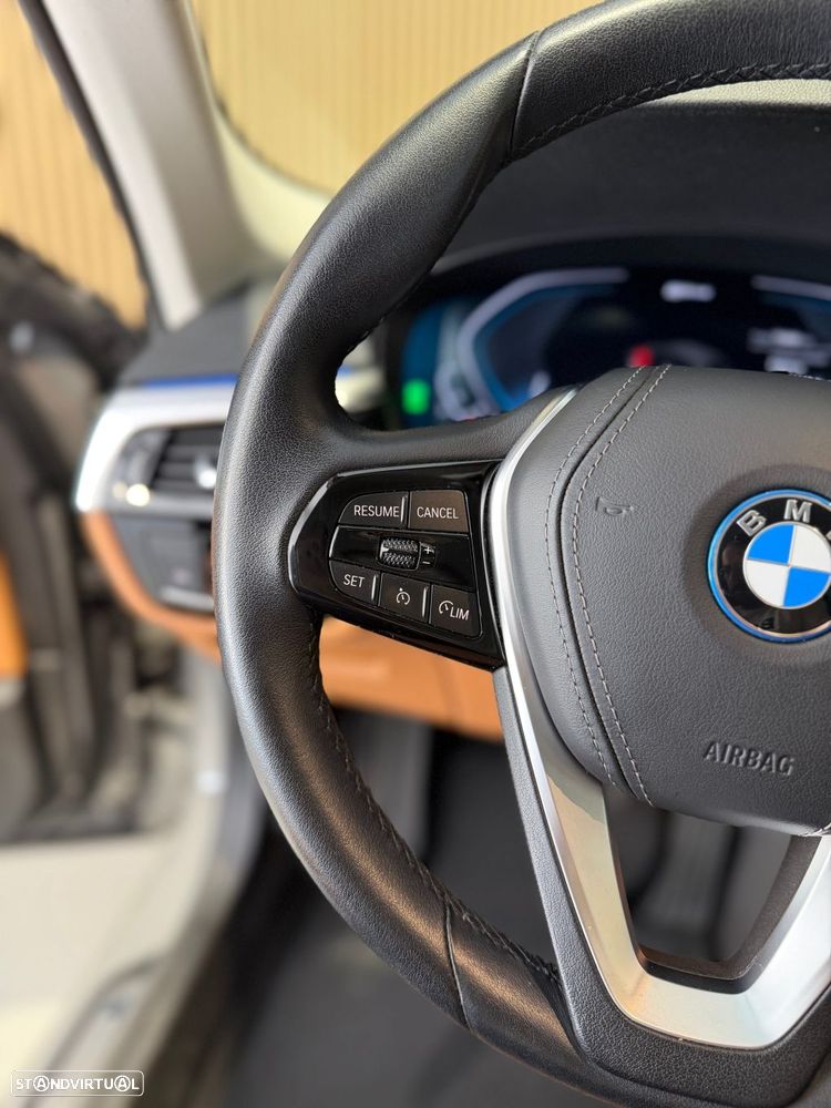BMW 520 e Aut. Luxury Line - 12