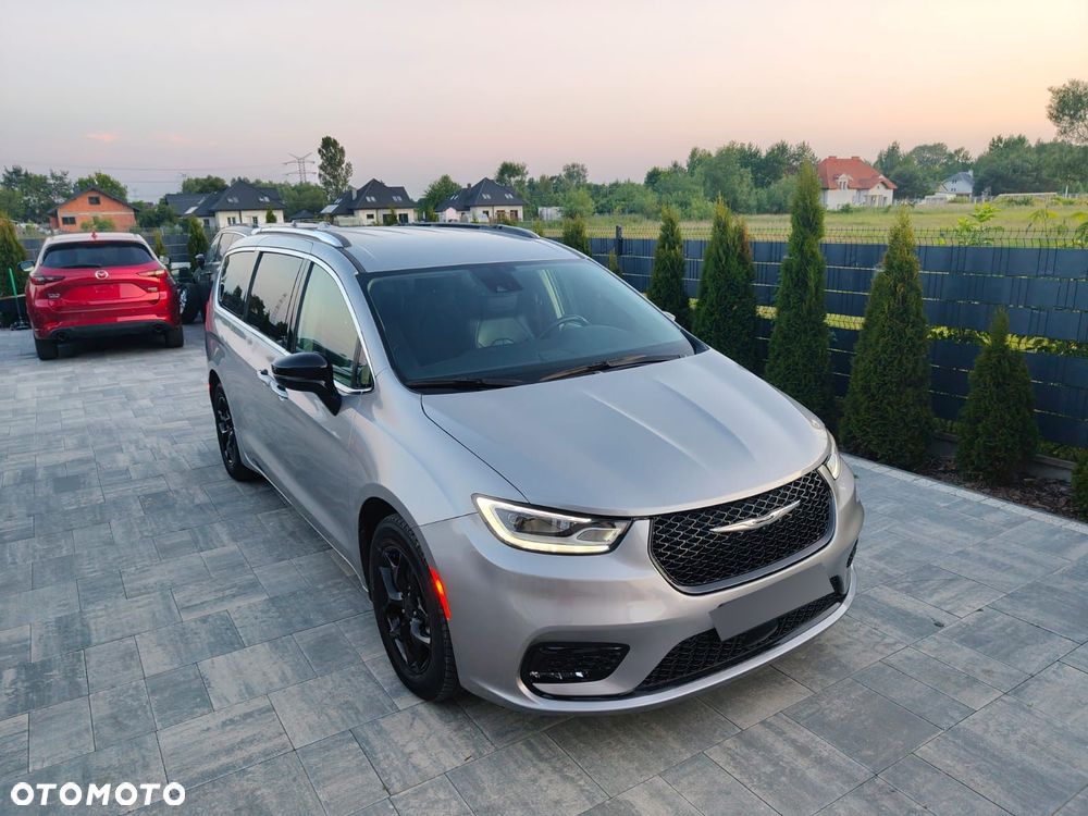 Chrysler Pacifica - 30